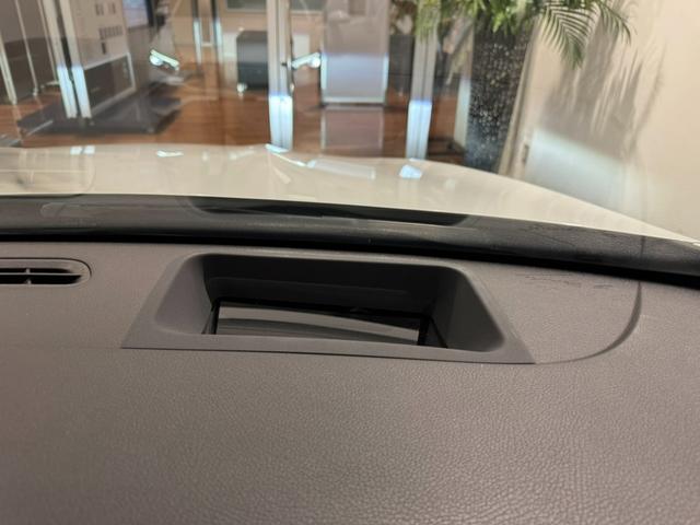 Ａクラス Ａ３５　４マチック　アドバンスドパッケージ　ＡＭＧパフォーマンスパッケージ　パノラミックスライディングルーフ　黒本革シート　ヘッドアップディスプレイ　ブルメスターサラウンドサウンドシステム　新車保証継承（33枚目）