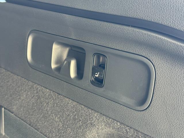 GLC GLC220d 4マチック ドライバーズパッケージ 正規認定中古車 認定中古車保証2年 禁煙車 AMGラインパッケージ パノラミックスライディングルーフ 360°カメラ シートヒーター 新車保証継承 メモリ付きパワーシート 弊社デモカーアップ LED(18枚目)