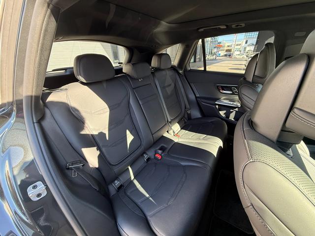 GLC GLC43 4マチックAMGレザエクスクルシブパケジ ヘッドアップディスプレイ ブルメスター3Dサラウンドサウンドシステム パノラミックスライディングルーフ シートヒーター シートベンチレーター 360°カメラ 弊社デモカーアップ 新車保証継承 禁煙車(23枚目)