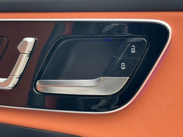 GLC GLC220d 4MクペドライバズP+AMGラインP 正規認定中古車 認定中古車保証2年付き オプションカラー 禁煙車 パノラミックスライディングルーフ ブルメスターサラウンドサウンドシステム ACC ヘッドアップディスプレイ 純正ドライブレコーダー(23枚目)