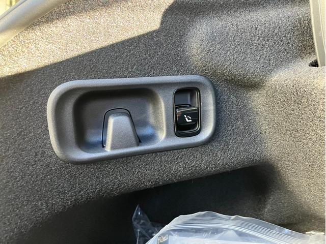 ���ϓI�Ȍ����ɃT�C�Y�����킹�鎖�ŁA�h���C�o�[�͎��R�ɃX�e�A�����O�����邱�Ƃ��ł��܂��B�@�������߂̃X�e�A�����O�͏����Ȉ��͂ł����삪�ł��A�������̃h���C�u�ł���J���y�������܂��B