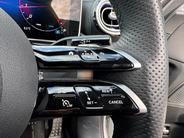 ���ϓI�Ȍ����ɃT�C�Y�����킹�鎖�ŁA�h���C�o�[�͎��R�ɃX�e�A�����O�����邱�Ƃ��ł��܂��B�@�������߂̃X�e�A�����O�͏����Ȉ��͂ł����삪�ł��A�������̃h���C�u�ł���J���y�������܂��B