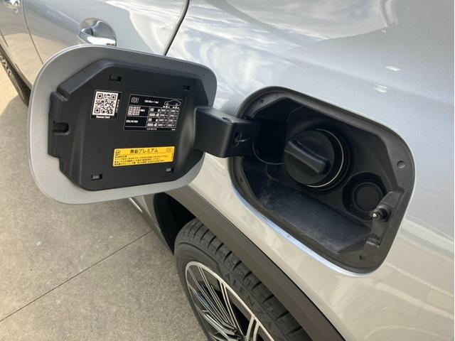 �����Z�f�X�E�x���c�̃{�f�B�\���́A�Ռ��z���X�y�[�X���\���m�ۂ��邱�ƂŖ�����Փ˂��Ă��܂����ۂł��Ռ����u���ɘa�炰�܂��B�@����Ɋ��ȃt���[��������A�l�̏�Ԃ��Ă���R�b�N�s�b�g�����܂��B