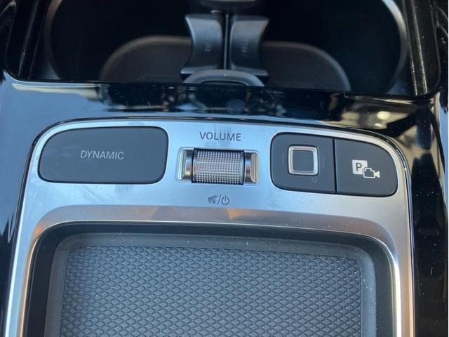 �����Z�f�X�E�x���c�̃{�f�B�\���́A�Ռ��z���X�y�[�X���\���m�ۂ��邱�ƂŖ�����Փ˂��Ă��܂����ۂł��Ռ����u���ɘa�炰�܂��B�@����Ɋ��ȃt���[��������A�l�̏�Ԃ��Ă���R�b�N�s�b�g�����܂��B