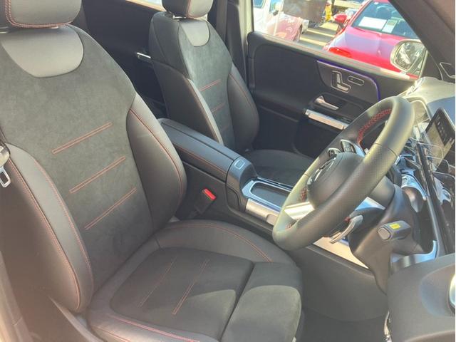 �����Z�f�X�E�x���c�̃V�[�g�́A�l�ԍH�w�����Ƃɐ݌v����Ă��܂��B�@���ǂ��d�����������̃h���C�u�ł����ɂ����\���ɂȂ��Ă���܂��B�@�Ԃ̉^�]�ō��ɕ��S������������͐����x���������������B