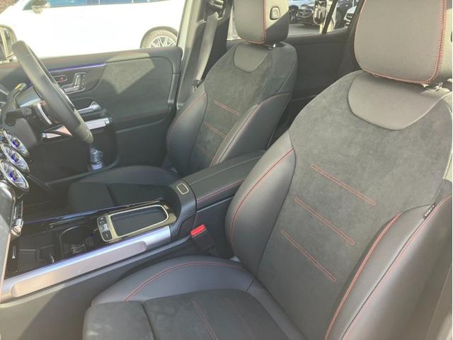 �����Z�f�X�E�x���c�̃V�[�g�́A�l�ԍH�w�����Ƃɐ݌v����Ă��܂��B�@���ǂ��d�����������̃h���C�u�ł����ɂ����\���ɂȂ��Ă���܂��B�@�Ԃ̉^�]�ō��ɕ��S������������͐����x���������������B