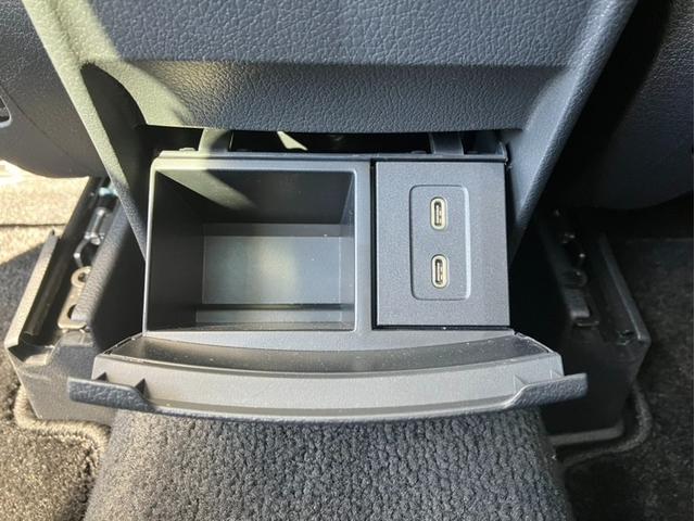 ���Q�̖��邳�őO�����L�͈͂ŏƂ炷�����\�ł��B��̉^�]���Ƀh���C�o�[�̈��S�^�]���T�|�[�g�v���܂��B�k�d�c���C�g�̎����͑�ϒ����̂Œ����Ԃ����p�����܂��B