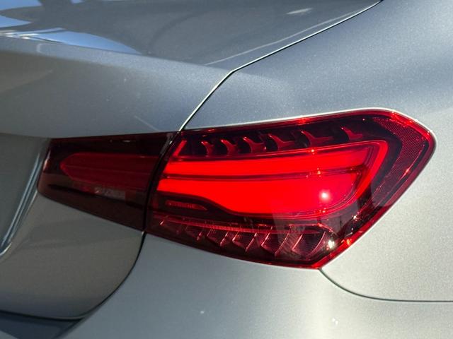 Ａクラスセダン Ａ２００ｄセダンＡＭＧレザエクスクルーシブパッケージ　ＡＭＧラインパッケージ　パノラミックスライディングルーフ　アドバンスドパッケージ　ヘッドアップディスプレイ　３６０°カメラ　シートヒーター　メモリ付きパワーシート　新車保証継承　弊社デモカーアップ（12枚目）