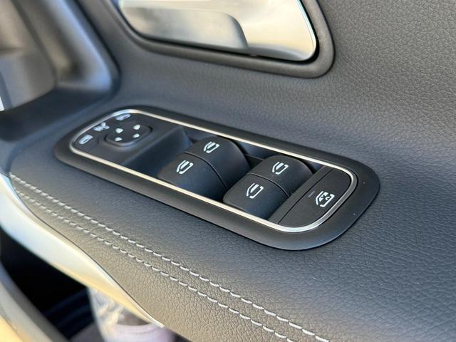 Ａクラスセダン Ａ２００ｄセダンＡＭＧレザエクスクルーシブパッケージ　ＡＭＧラインパッケージ　パノラミックスライディングルーフ　アドバンスドパッケージ　ヘッドアップディスプレイ　３６０°カメラ　シートヒーター　メモリ付きパワーシート　新車保証継承　弊社デモカーアップ（21枚目）