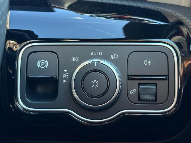 Ａクラスセダン Ａ２００ｄセダンＡＭＧレザエクスクルーシブパッケージ　ＡＭＧラインパッケージ　パノラミックスライディングルーフ　アドバンスドパッケージ　ヘッドアップディスプレイ　３６０°カメラ　シートヒーター　メモリ付きパワーシート　新車保証継承　弊社デモカーアップ（59枚目）