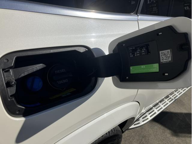 �l�ԍH�w�����Ƃɐ݌v���ꂽ�����Z�f�X�E�x���c�̃V�[�g�́A�_�炩�߂����������̃h���C�u�ł����ɂ����\���ɂȂ��Ă���܂��B�Ԃ̉^�]�ō��ɕ��S������������͐����x���������������B