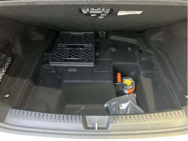 �d�s�b�ԍڊ�𑕔����Ă���܂��B�l�X�Ȋ��������K�p����܂��̂ŁA���݂ł͕K�{�����ƌ����鑕���ɂȂ�܂����B���݃J�[�h���������ł�����A�����ɗ��p�\�ł������܂��B