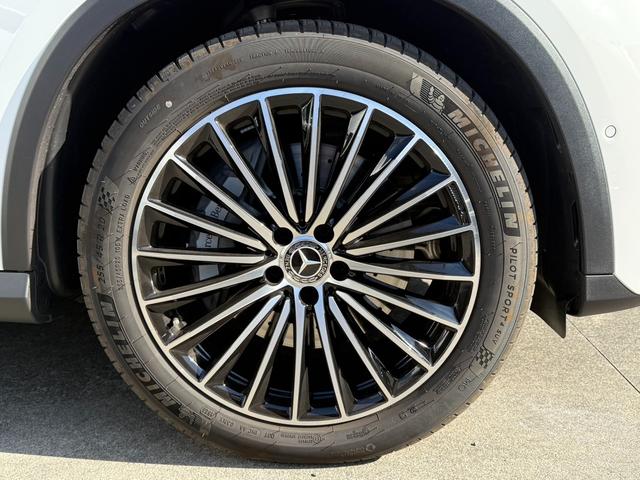 GLC GLC220d 4マチック AMGラインパッケージ 正規認定中古車 認定中古車保証2年付き 新車保証継承 弊社デモンストレーションカー 禁煙車 純正ドライブレコーダー ACC ハンズオフ 360°カメラ オートトランク パノラミックスライディングルーフ(9枚目)