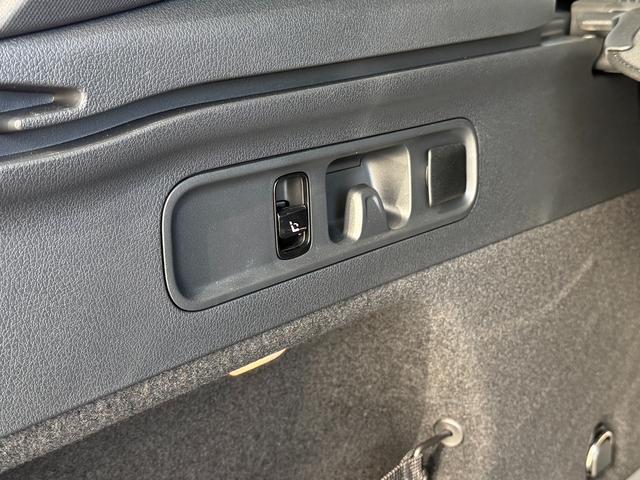 GLC GLC220d 4マチック AMGラインパッケージ 正規認定中古車 認定中古車保証2年付き 新車保証継承 弊社デモンストレーションカー 禁煙車 純正ドライブレコーダー ACC ハンズオフ 360°カメラ オートトランク パノラミックスライディングルーフ(16枚目)