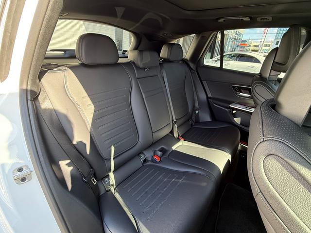 GLC GLC220d 4マチック AMGラインパッケージ 正規認定中古車 認定中古車保証2年付き 新車保証継承 弊社デモンストレーションカー 禁煙車 純正ドライブレコーダー ACC ハンズオフ 360°カメラ オートトランク パノラミックスライディングルーフ(31枚目)