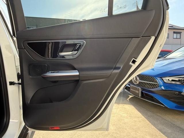 GLC GLC220d 4マチック AMGラインパッケージ 正規認定中古車 認定中古車保証2年付き 新車保証継承 弊社デモンストレーションカー 禁煙車 純正ドライブレコーダー ACC ハンズオフ 360°カメラ オートトランク パノラミックスライディングルーフ(32枚目)