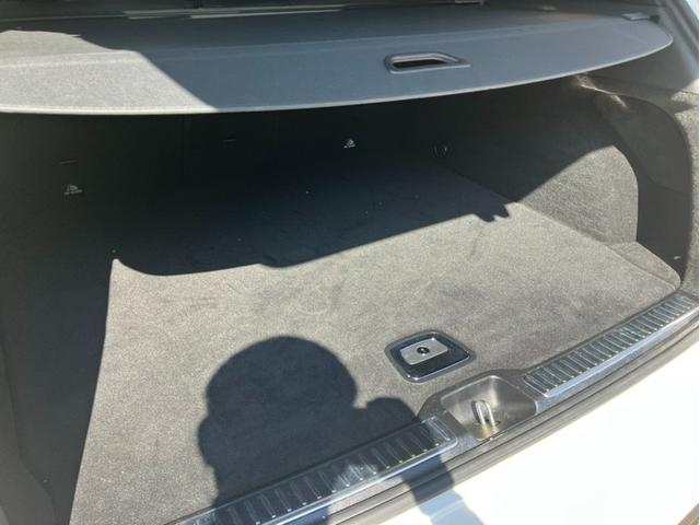 ＧＬＣ ＧＬＣ４３　４マチック　正規認定中古車　認定中古車保証２年　パノラミックスライディングルーフ　ブルメスターサウンド　シートヒーター　電動テールゲート　本革シート（黒）　アンビエントライト　ＥＴＣ　メモリ付きパワーシート（32枚目）