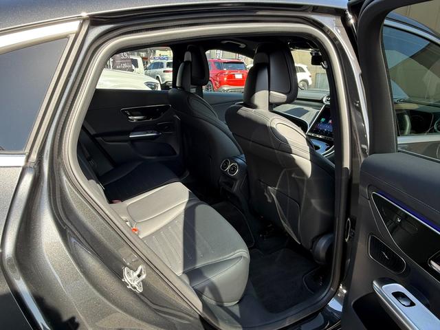 ＧＬＣ ＧＬＣ２２０ｄ４マチッククーペＡＭＧラインパッケージ　パノラミックスライディングルーフ　３６０°アラウンドビューモニター　シートヒーター　メモリ付きパワーシート　アンビエントライト　フットトランクオープナー　ＥＴＣ２．０　弊社デモカー車両　新車保証継承（32枚目）