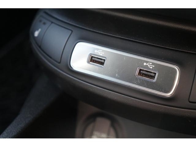 ５００Ｘ インフィニート　全国１００台限定車　オープンルーフ　７インチＵ－ｃｏｎｎｅｃｔ　ＡｐｐｌｅＣａｒＰｌａｙ＆ＡｎｄｒｏｉｄＡｕｔｏ対応　レザーシート　シートヒーター　オートライト　ドライブレコーダー　ＥＴＣ（32枚目）