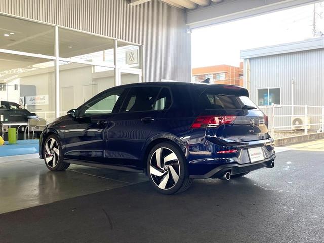 ゴルフＧＴＩ ベースグレード　認定中古車　アダプティブコントロール　同一車線内全車速運転支援システム　ＬＥＤヘッドライト　ブラインドスポット　ＥＴＣ２．０　Ａｐｐ－Ｃｏｎｅｃｔ　ＬＥＤテールランプＲｅａｄｙ　２　Ｄｉｓｃｏｖｅｒ（5枚目）