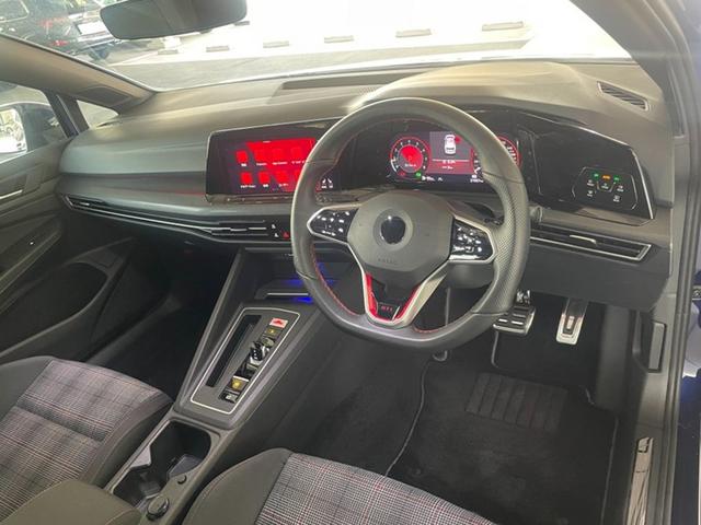 ゴルフＧＴＩ ベースグレード　認定中古車　アダプティブコントロール　同一車線内全車速運転支援システム　ＬＥＤヘッドライト　ブラインドスポット　ＥＴＣ２．０　Ａｐｐ－Ｃｏｎｅｃｔ　ＬＥＤテールランプＲｅａｄｙ　２　Ｄｉｓｃｏｖｅｒ（13枚目）