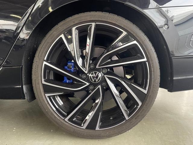 ゴルフRヴァリアント 認定中古車 Advance 19インチ アダプティブコントロール LEDマトリックスヘッドランプ スマートフォン非接触充電 LEDテールランプ App-Conect 同一車線内全車速運転支援システム(9枚目)
