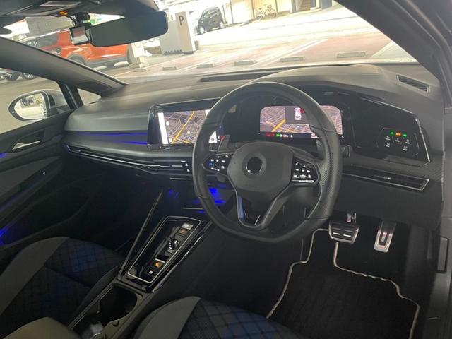 ゴルフRヴァリアント 認定中古車 Advance 19インチ アダプティブコントロール LEDマトリックスヘッドランプ スマートフォン非接触充電 LEDテールランプ App-Conect 同一車線内全車速運転支援システム(13枚目)