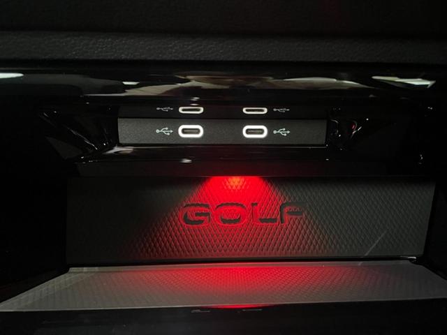 ゴルフRヴァリアント 認定中古車 Advance 19インチ アダプティブコントロール LEDマトリックスヘッドランプ スマートフォン非接触充電 LEDテールランプ App-Conect 同一車線内全車速運転支援システム(26枚目)