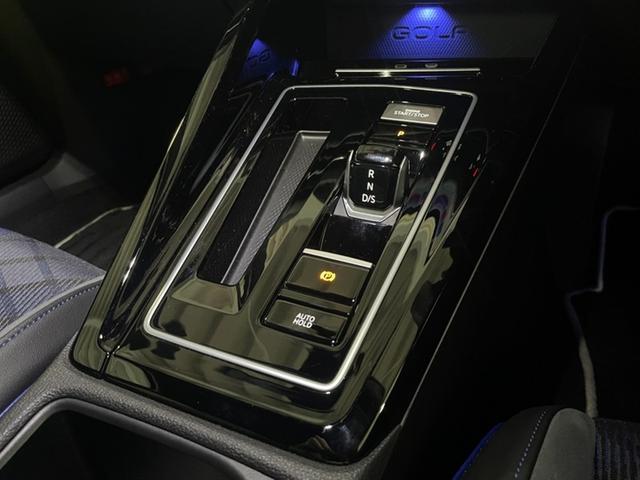 ゴルフRヴァリアント 認定中古車 Advance 19インチ アダプティブコントロール LEDマトリックスヘッドランプ スマートフォン非接触充電 LEDテールランプ App-Conect 同一車線内全車速運転支援システム(30枚目)
