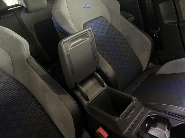 ゴルフRヴァリアント 認定中古車 Advance 19インチ アダプティブコントロール LEDマトリックスヘッドランプ スマートフォン非接触充電 LEDテールランプ App-Conect 同一車線内全車速運転支援システム(36枚目)