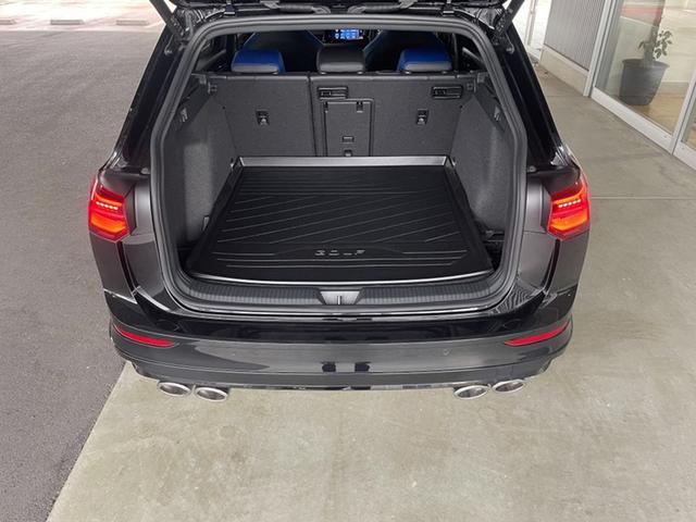 ゴルフRヴァリアント 認定中古車 Advance 19インチ アダプティブコントロール LEDマトリックスヘッドランプ スマートフォン非接触充電 LEDテールランプ App-Conect 同一車線内全車速運転支援システム(42枚目)