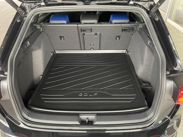 ゴルフRヴァリアント 認定中古車 Advance 19インチ アダプティブコントロール LEDマトリックスヘッドランプ スマートフォン非接触充電 LEDテールランプ App-Conect 同一車線内全車速運転支援システム(44枚目)