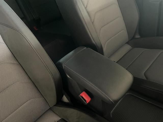 ティグアン ＴＤＩ　４モーション　Ｒライン　認定中古車　アダプティブシャーシーコントロール　１９インチホイール　アダプティブコントロール　ＬＥＤヘッドランプ　ＬＥＤテールランプ　Ａｐｐ－Ｃｏｎｅｃｔ　同一車線内全車速運転支援システム（33枚目）