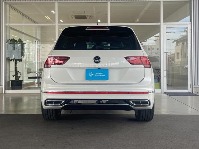 エマージェンシーストップシグナルを装備。高速走行時急制動をかけるとストップ点滅して後続車に危険を知らせます。