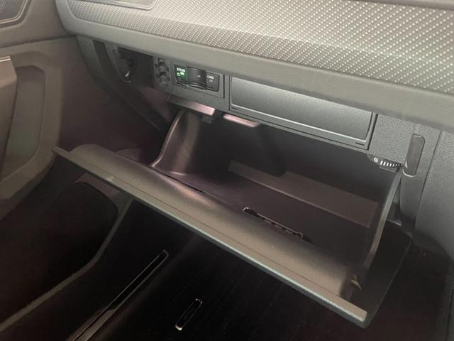 グローブボックスです。