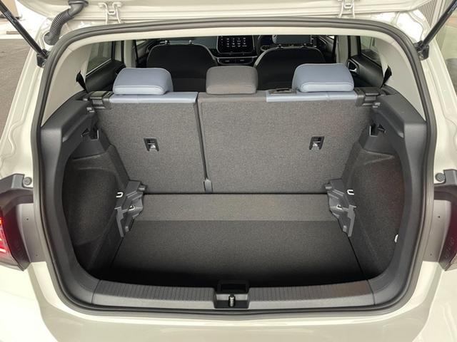 Ｔ－クロス ＴＳＩ　スタイル　認定中古車　デジタルメーター　アダプティブコントロール　　ＬＥＤヘッドランプ　ＥＴＣ　ブラインドスポットディクション　Ａｐｐ－Ｃｏｎｅｃｔ　衝突軽減ブレーキ　バックカメラ（39枚目）