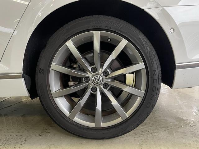 �Q�R�T�^�S�T�q�P�W�^�C���ɂg�������k��������p�̃A���~�z�C�[���𑕒����Ă���܂��B