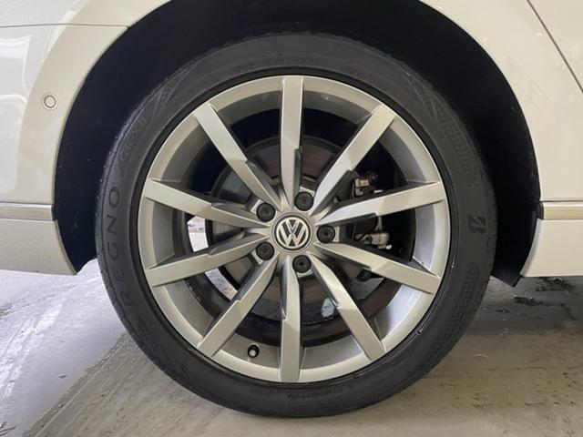 �Q�R�T�^�S�T�q�P�W�^�C���ɂg�������k��������p�̃A���~�z�C�[���𑕒����Ă���܂��B