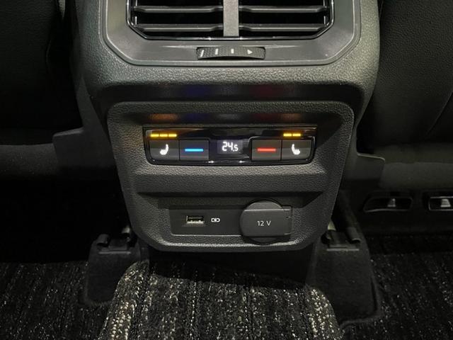 �s�����������͌�������ł��G�A�R�����x��ύX�\�ł��B�㕔���Ȃɂ��V�[�g�q�[�^�[����������Ă���܂��̂ŁA��ϕ֗��ł��B�P�Q�u�̃V�K�[�\�P�b�g�t�r�a�|�[�g�����Ă܂��̂ŃX�}�z�̏[�d���\�ł��B