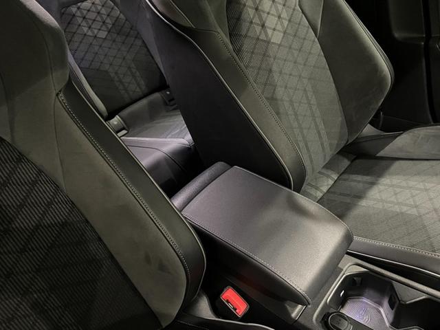 �A�[�����X�g�𑕔����Ă���܂��B