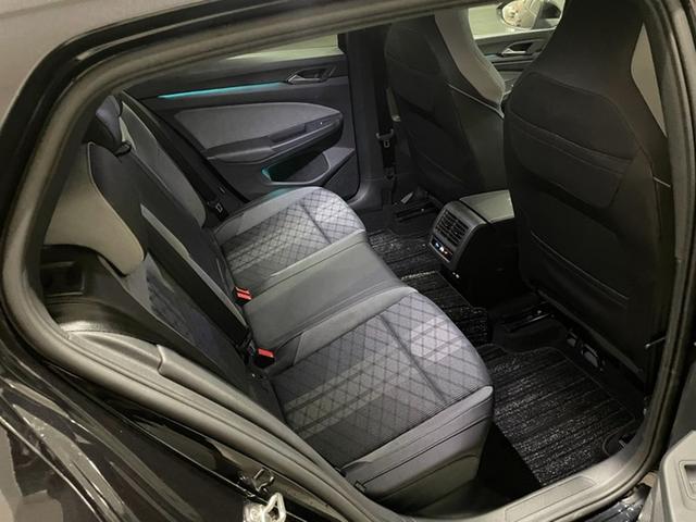 ��Ȃ��O�ȂƓ����f�ނŃX�y�[�X�̂�Ƃ������܂��B