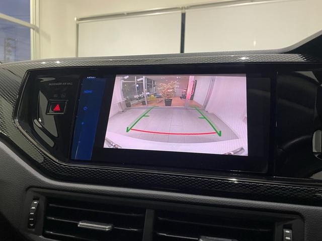 ���̓g�����N�̊J�����Ƀ����r���[�J�������������Ă���܂��B�o�b�N�ɓ��ꂽ�ۂɍ쓮���܂��̂ŁA�J�̓��ł����H�͕t�����A�͂�����ƌ���̊m�F���o���܂��B�N���A�����X�\�i�[�������B