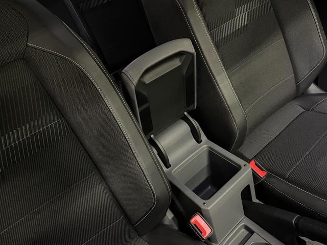 �A�[�����X�g�̉��ɂ͏������ꂪ�������܂��B