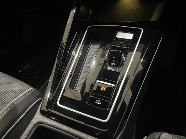 �G���W������̃p���[���_�C���N�g�ɓ`�B���R��̌���ɍv������V���c�r�f�𓋍ځB