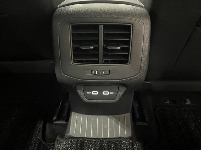 �㕔���ȗp�̑������Ƃt�r�a�|�[�g�ł��B