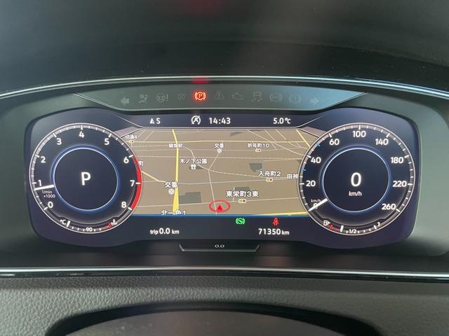 �f�W�^�����[�^�[�N���X�^�[�𑕔��A�^�]�ȑ��O���Ƀi�r���f���o�������\�ŁA���s�����������قƂ�Ǔ��������Ȃ��^�]���鎖���o���܂��B