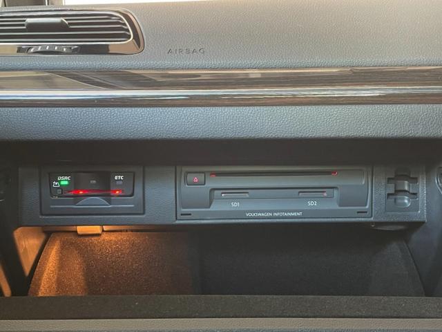 �O���[�{�b�N�X�����ɂd�s�b�Ƃb�c�c�u�c�̑}����������܂��B