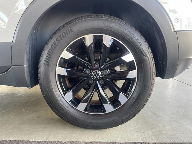 �Q�O�T�^�U�O�q�P�U�^�C���ɂP�r����p�̃A���~�z�C�[���𑕒����Ă���܂��B