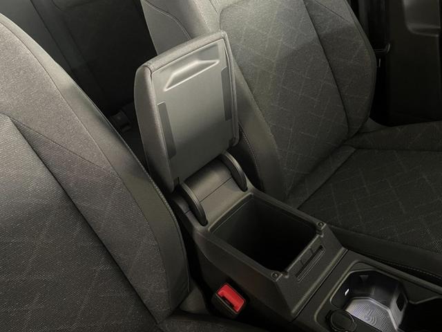 �A�[�����X�g�̉��ɂ͑�^�̏������ꂪ�L��܂��B