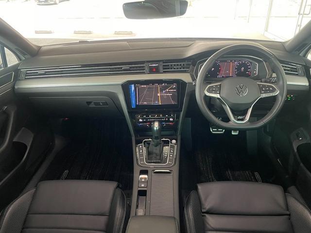 �ԓ��ɏ�荞�ލۂ̕��i�ł��A�A���ԂȂ�ł͂́A�ו��܂ō�荞�܂ꂽ�A�������ꂽ�f�U�C���ł��B�^�]�Ȃ���̎��E�́A���q�l�����g�̖ڂł��m���߂��������D